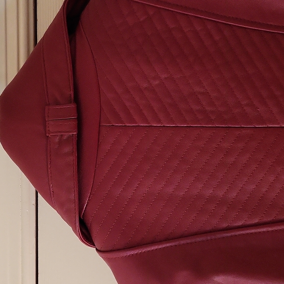 BLANC NOIR BUTTER SOFT LEATHER JACKET.  (BURGUNDY)  ZIPPERS ON ARMS AND POCKETS - Picture 12 of 16
